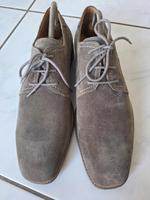 BUGATTI Herrenschuhe aus grauem Wildleder - Größe 43 Frankfurt am Main - Nordend Vorschau