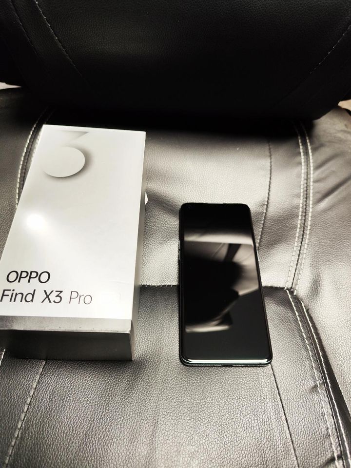 Oppo Find X3 Pro 5G gloss black in Ludwigslust
