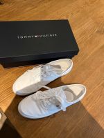 Tommy Hilfiger Schuhe weiß neu Niedersachsen - Surwold Vorschau