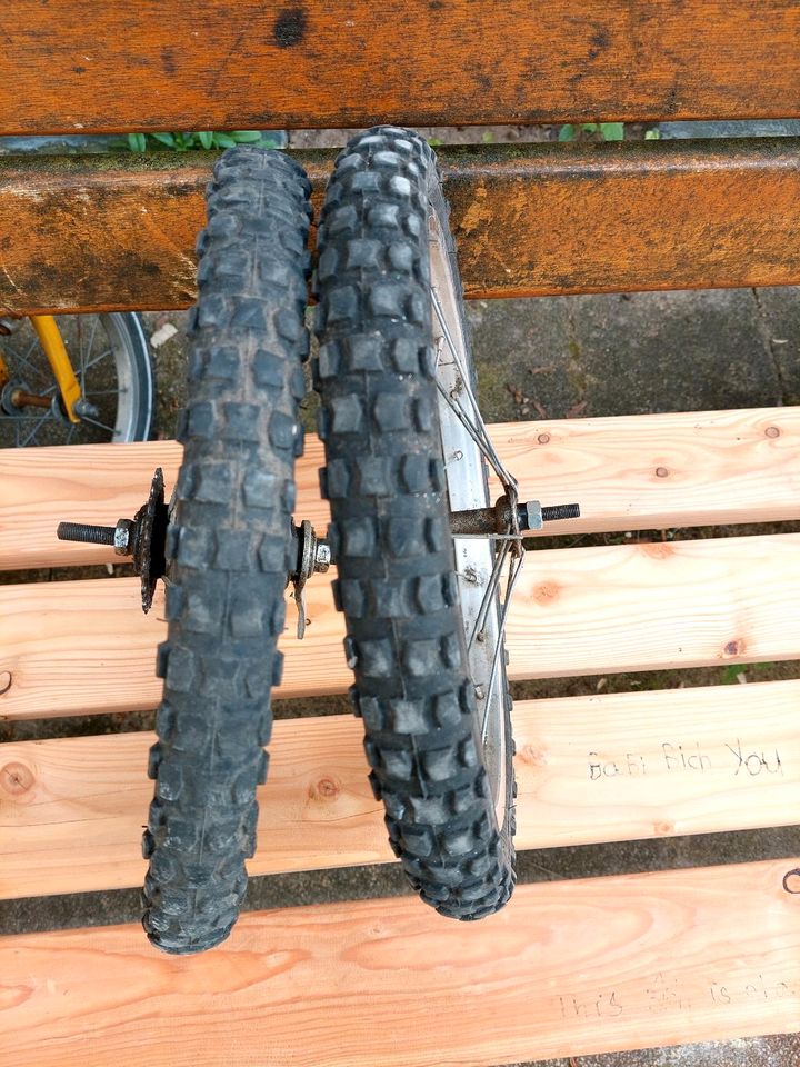 16 Zoll Fahrradreifen und felgen in Elmshorn