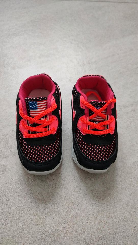 Nike Air Max Baby Schuhe schwarz pink 20 Leuchtschuhe in Swisttal