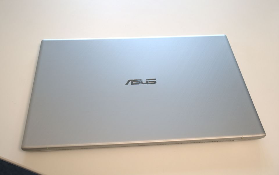 Asus VivoBook 17 D712 in Freiburg im Breisgau