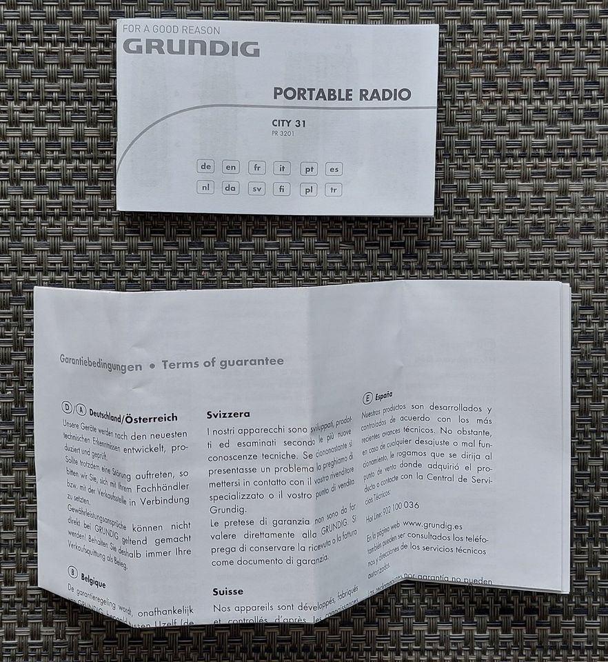 Reise-Radio Grundig Portable Radio City 31 mit Kopfhörern in Willich