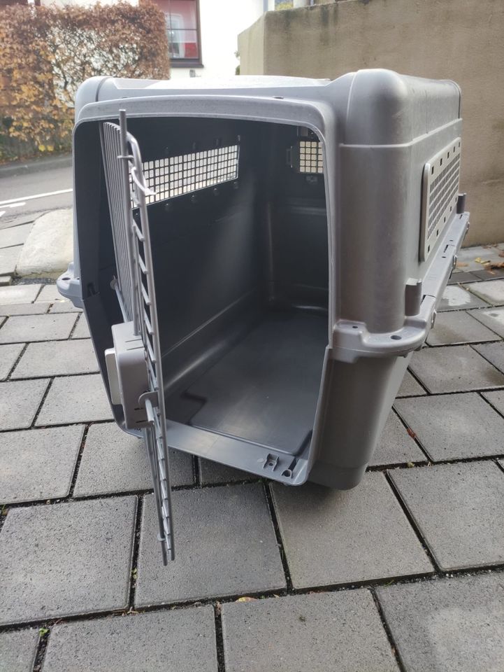 Große Hundetransportbox in Siegen