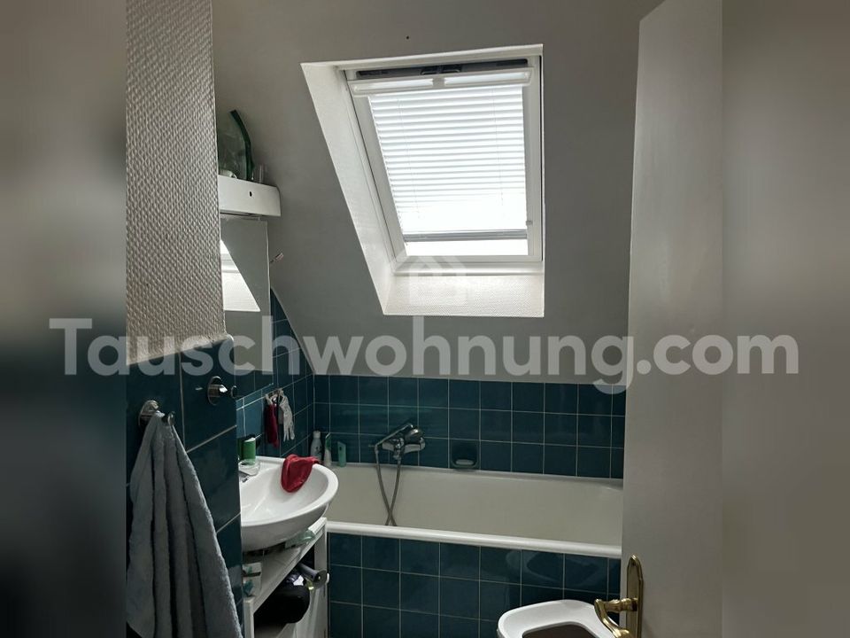 [TAUSCHWOHNUNG] schöne Dachgeschoss Wohnung zum Wohlfühlen  am Rhein in Köln