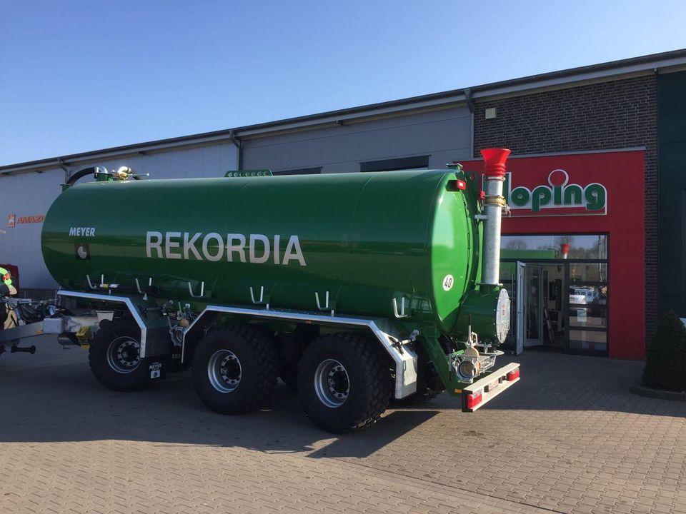 Meyer Lohne Cargo- Zubringer 28000 Liter in Bakum