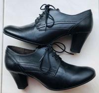 Neue Pumps Schnürer Echtleder von Caprice Gr. 38,5/ 5,5 Brandenburg - Kolkwitz Vorschau