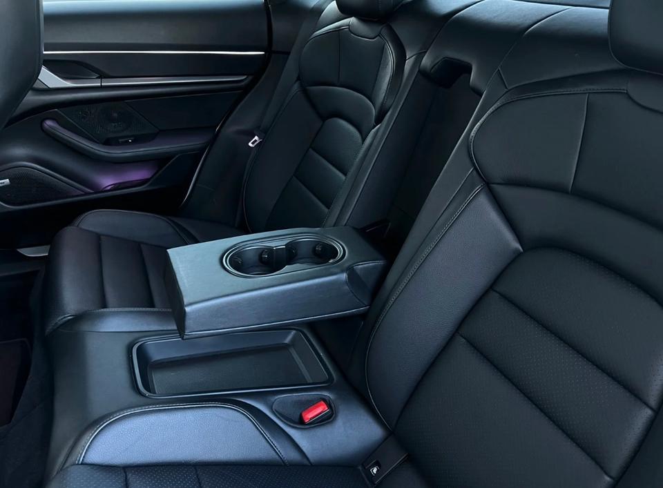 Porsche Taycan 4S - NEUE Batterie - TOP Zustand - Ambientelicht in Flensburg