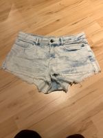 H&M DIVIDED  Shorts kurze Hose hellblau Größe 40 Rheinland-Pfalz - Zornheim Vorschau