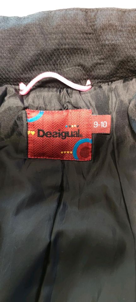 Desigual Mantel 9/10 Gr 134 Jacke in Wehretal