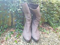 Schöne warm gefütterte Stiefel von Paul Green grau Wildleder 40 Baden-Württemberg - Konstanz Vorschau