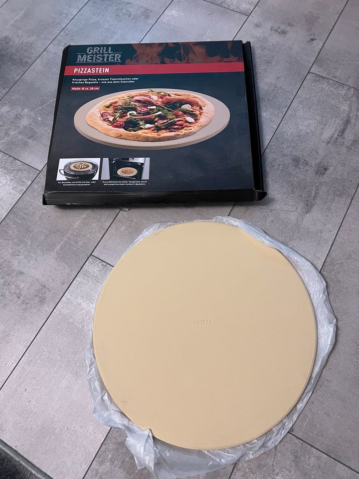 Neu Pizzastein für Ofen Grill in Aalen