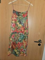 Schickes Sommer Kleid Blumen grün rot Sommerkleid Gr 38 M Leipzig - Schönefeld-Abtnaundorf Vorschau