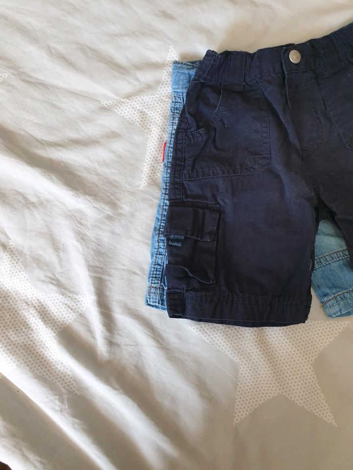 Kurze Hosen Shorts 74/80 in Berlin