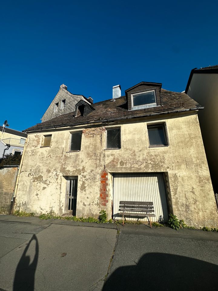 Einfamilienhaus in Münchberg: Sanierung oder Abriss in Münchberg