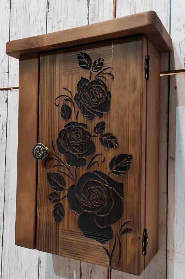 Schlüsselkasten, Schlüsselschrank, Holz, Handarbeit, Rosen in Hohberg