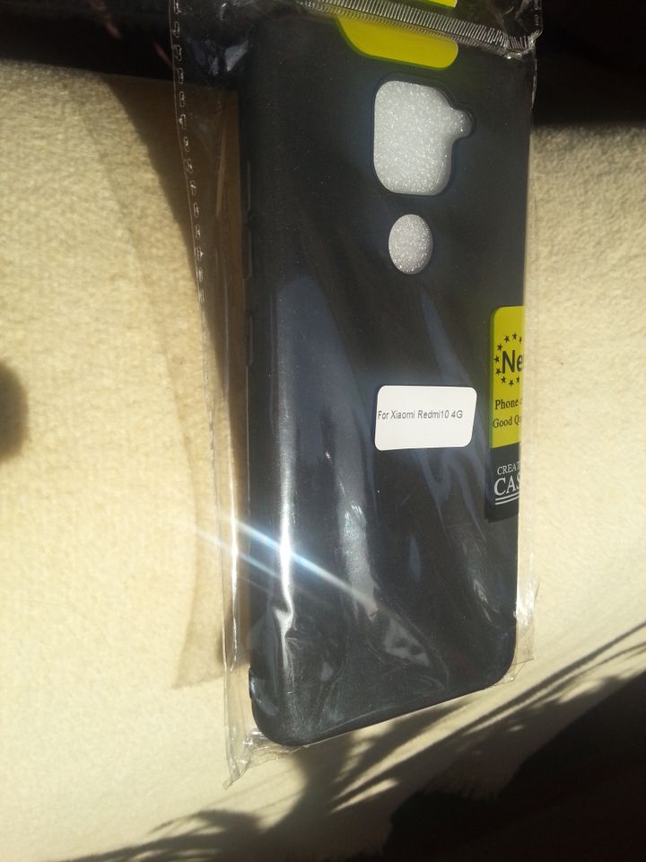 Silikon Cover in schwarz für ein XIAOMI REDMI 10 4G * NEU in Heiden