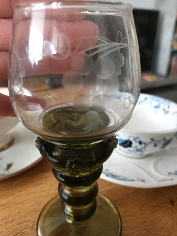 Vintage Römer Glas Weinlaub-dekor in Augsburg