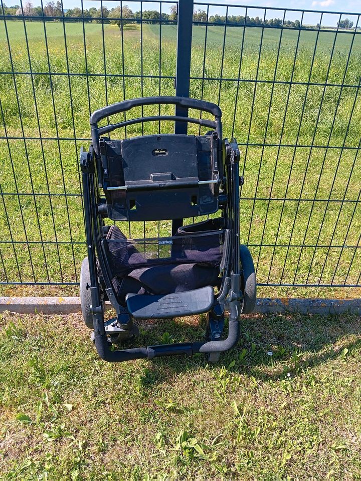 Kombi-Kinderwagen von Peg Porego mit der passenden Isofix Basis in Eutingen