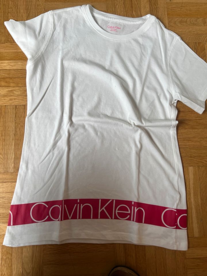 Shirts Calvin Klein Gr158/164 2 Stück in Vellmar