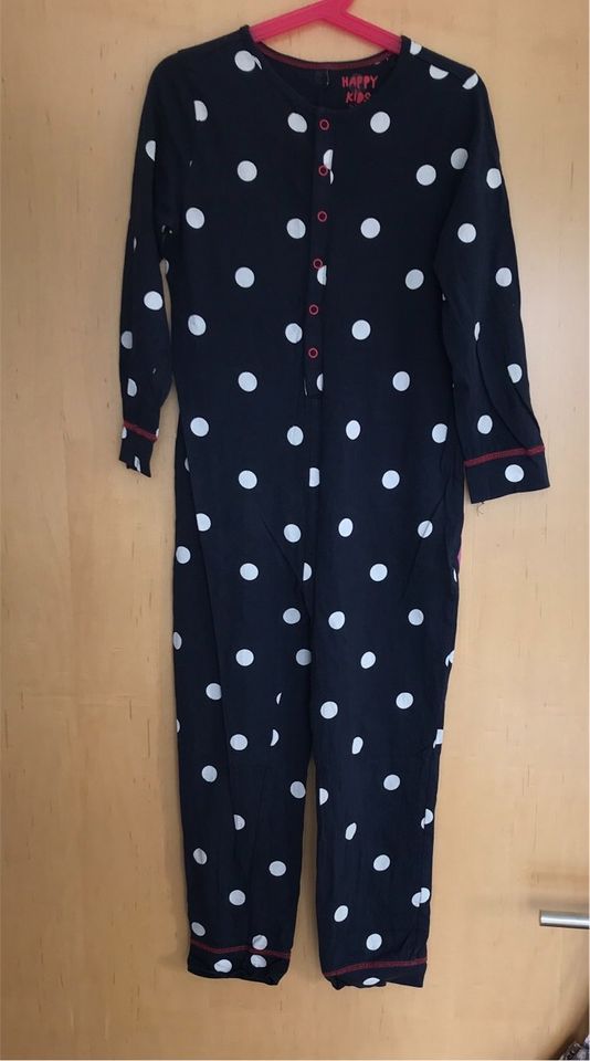 Schlafanzug/Jumpsuit Gr. 122/128 in Bad Waldsee