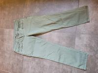 Street One leichte Hose grün khaki Gr. 38 26 Maxime Middle Slim Niedersachsen - Sassenburg Vorschau