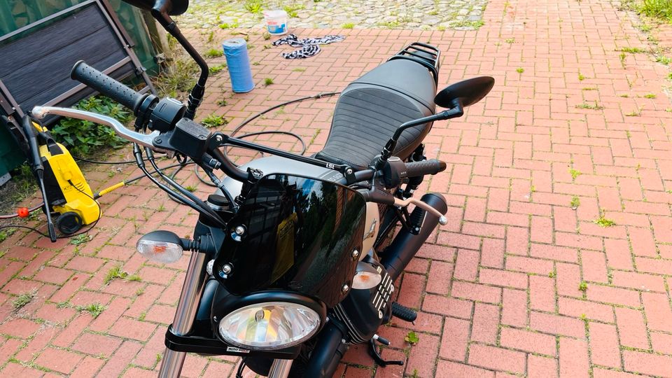 Moto Guzzi V9, 2019, ca 9.300km, grau, TÜV bis 08/25 in Potsdam