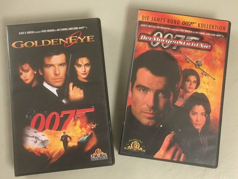 2 x James Bond VHS Kassetten Golden Eye/Der Morgen stirbt nie in Burgberg