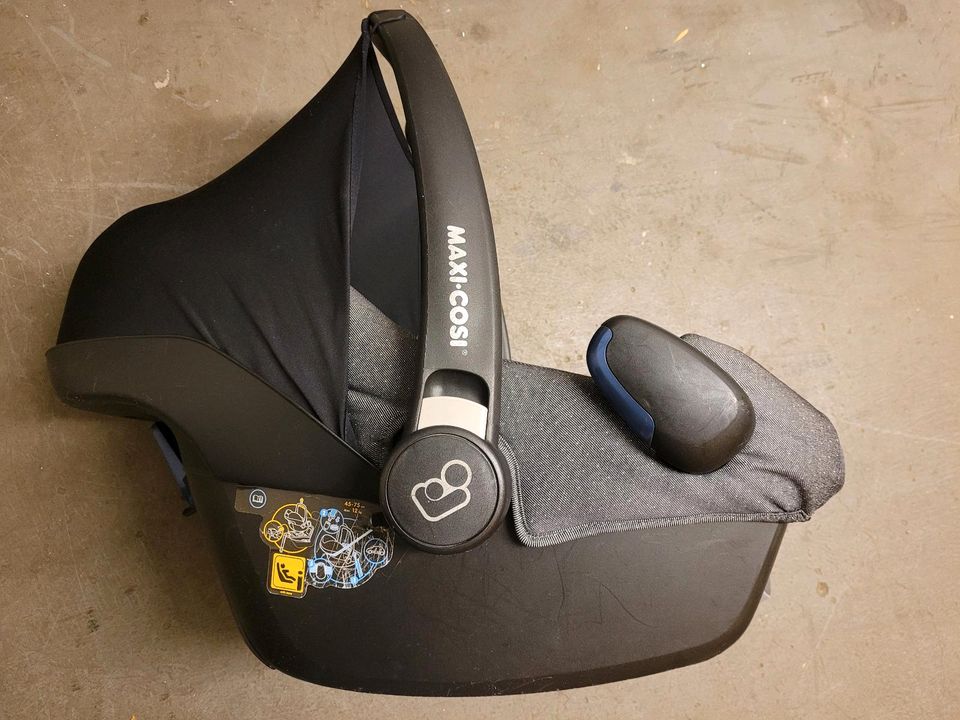 Babyschale Maxi Cosi Rock i-Size in Düsseldorf