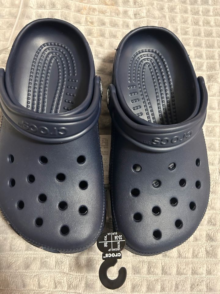 crocs neu gr. 33/34 in Dortmund