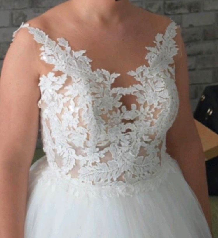 Brautkleid ivory+ Schleier+Reifrock Grösse 36 in Saarbrücken