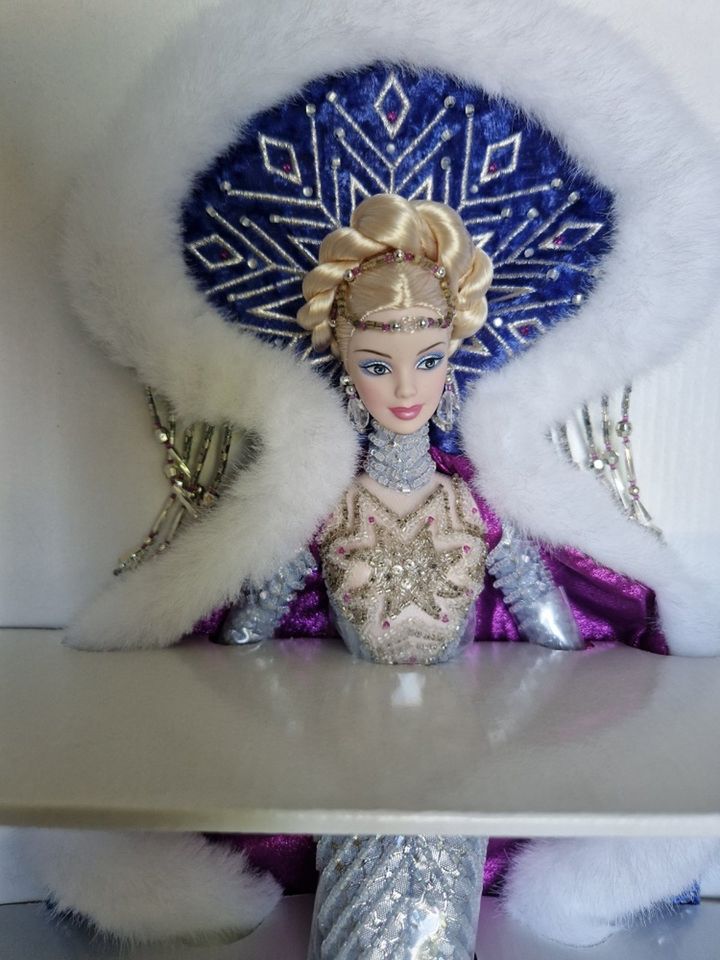 Bob Mackie "Fantasy Goddess of the Arctic" - Limited Edition in Dorsten