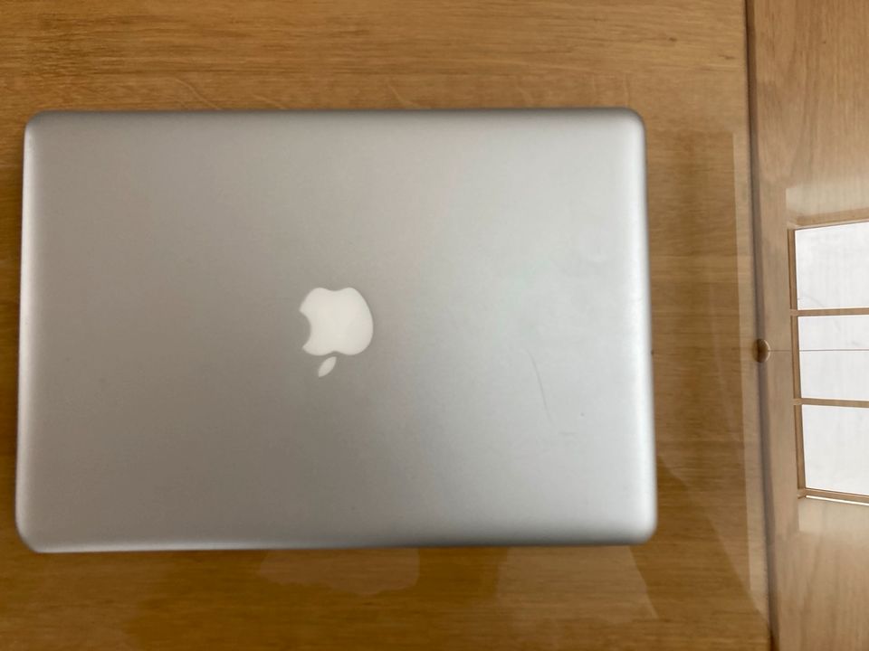 Apple MacBook Pro Intel Core i5 / 2,5 GHz / HD 500 GB / RAM 4 GB in München