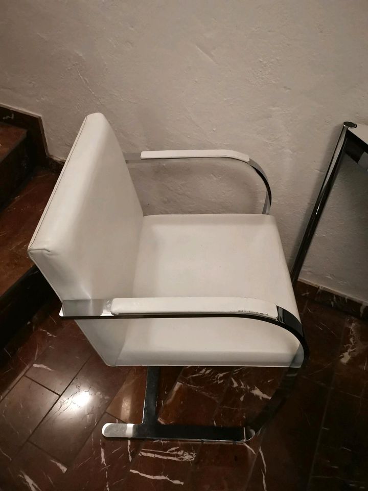 BRNO Replikat Freischwinger Stuhl in Neufahrn