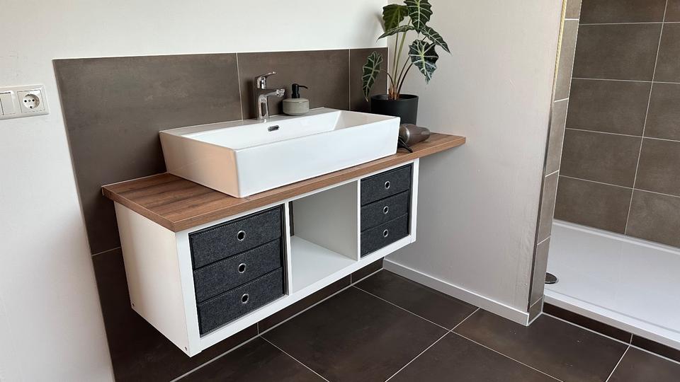 DG Wohnung, 3 Zimmer, mit Traum Dachterrasse, frisch renoviert in Oberndorf am Lech