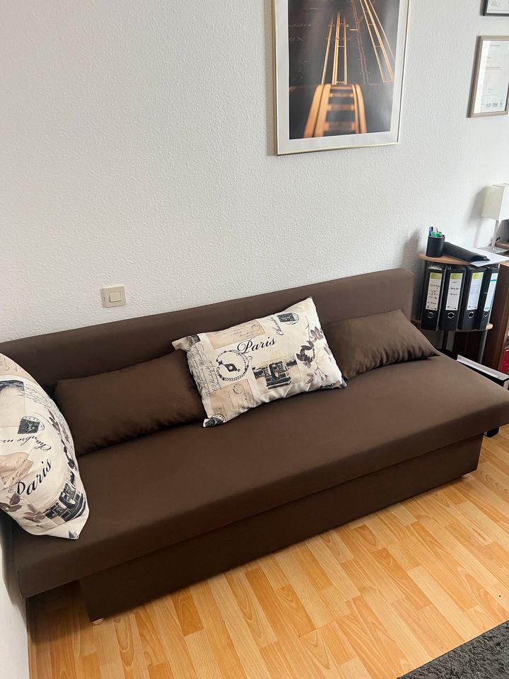 Couch / Schlafcouch - ausziehbar in Saarbrücken