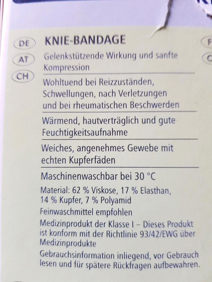 Kniebandage S/M, neu(mit Versand 5,-) in Plötzkau