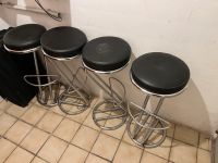 4 Barhocker Stühle Silber Schwarz Kunstleder Nordrhein-Westfalen - Erftstadt Vorschau