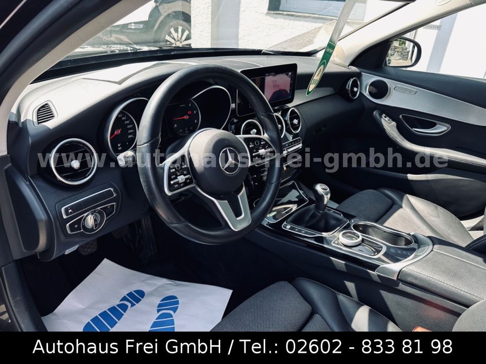 Mercedes-Benz C 200 T d*1-HAND*2xAVANTGARDE*LED*NAVI*PANORAMA* in Montabaur