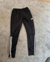 Schwarze Adidas Jogginghose in S Hannover - Mitte Vorschau