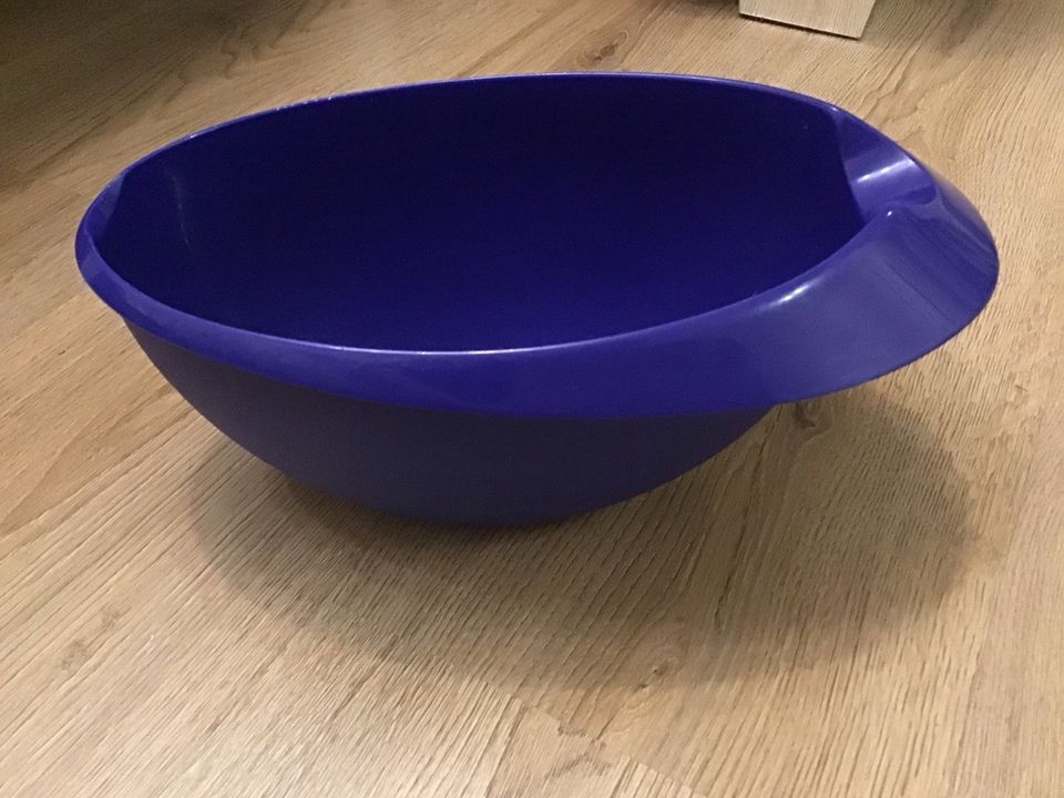 Tupperware Rührschüssel Oval 1,5 Liter blau in Zetel