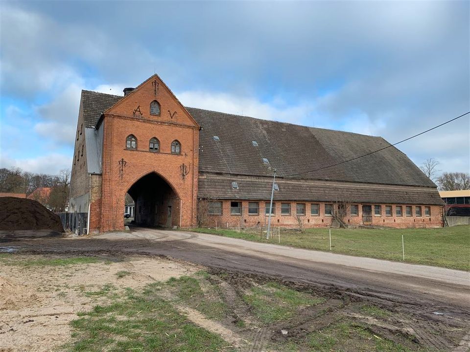 Im Mischgebiet - Viele neue Nutzmöglichkeiten - Denkmalgeschützt in Neuburg (Nordwestmecklenburg)