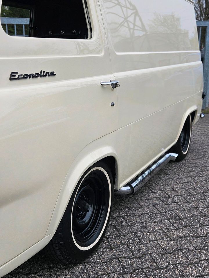 Ford Econoline Cargo Van 1963 US Car Hot Rod Oldtimer Delivery in Neu-Isenburg