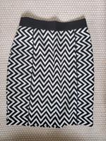 H&M Bleistift Rock mit Schwarz weiß Muster 36 S Hessen - Bad Soden am Taunus Vorschau