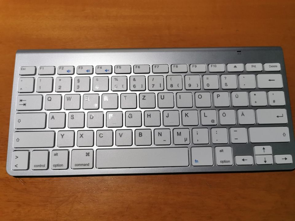 Aplic Bluetooth Tastatur silber in Windhausen