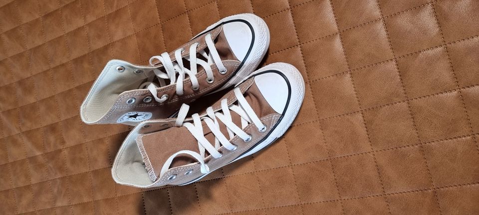 Converse Chucks Schuhe unisex braun beige 1x getragen in Stadthagen