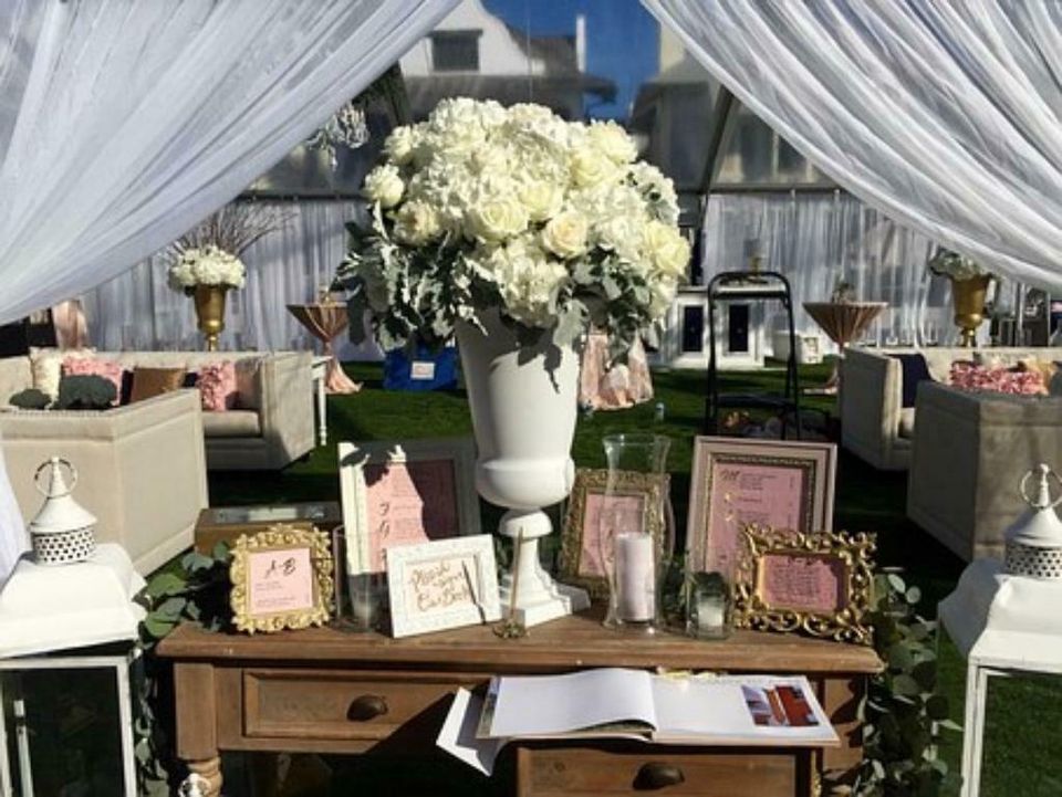 Hochzeit *Verleih* Floristik Traubogen Kirche freie Trauungen in Bad Bocklet