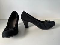 Jana, schwarze Wildleder Damen Schuhe Gr. 41 UK 7 H Saarland - St. Ingbert Vorschau