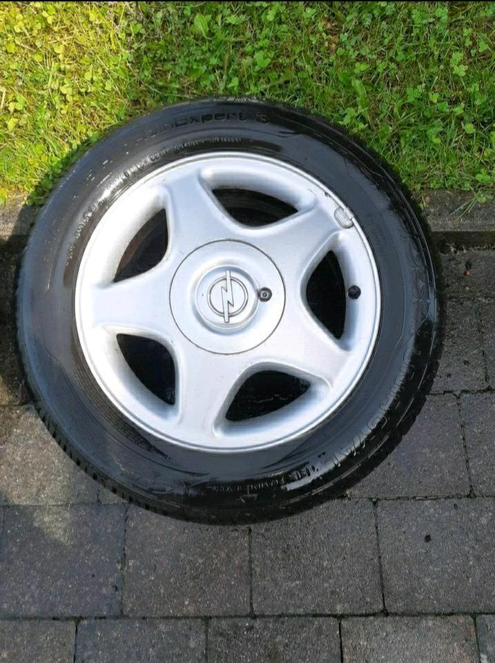 195/60 R15 Sommerreifen auf Alufelgen Opel in Schonstett