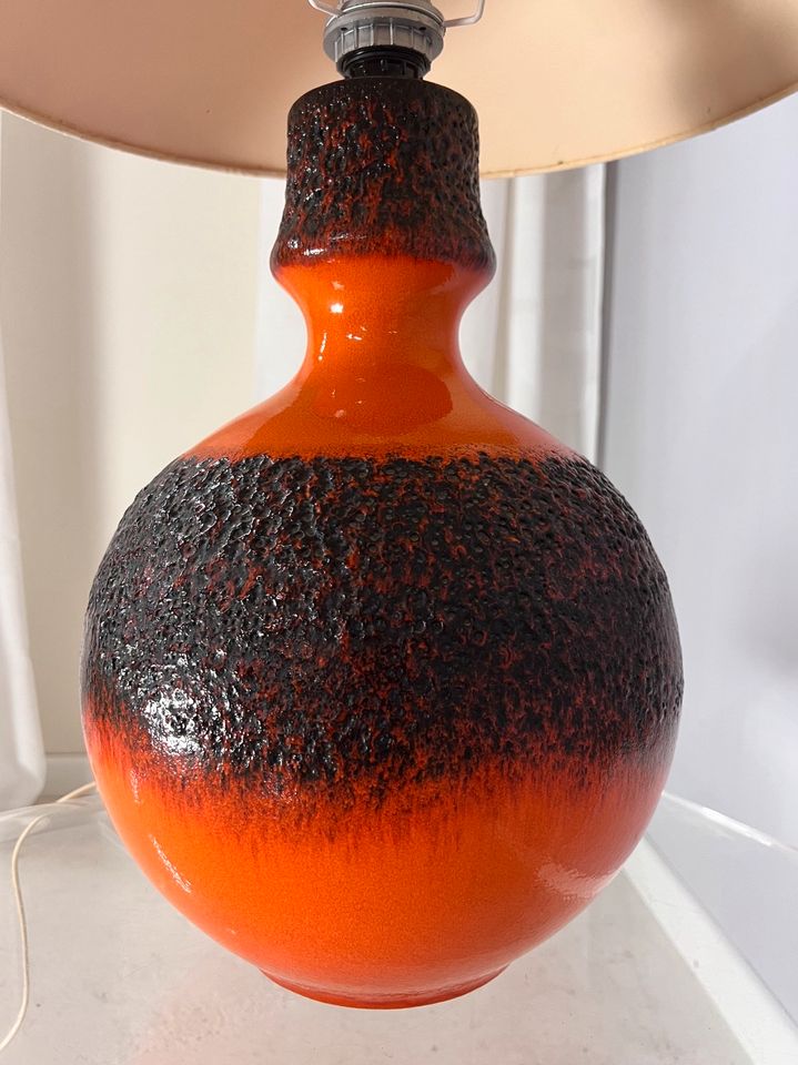 JASBA Bodenlampe Seidenschirm 70er orange Lava Pottery Westgermany Vintage Design Leselampe Stehlampe Handwerkskunst in Berlin